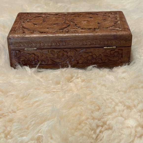Vintage 70’s Jewelry Trinket Intricately Carved Wooden Box - Picture 6 of 9